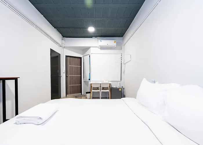 Yellow Place Sukhumvit Soi 2 -เยลโล เพลส สุขุมวิทซอย 2